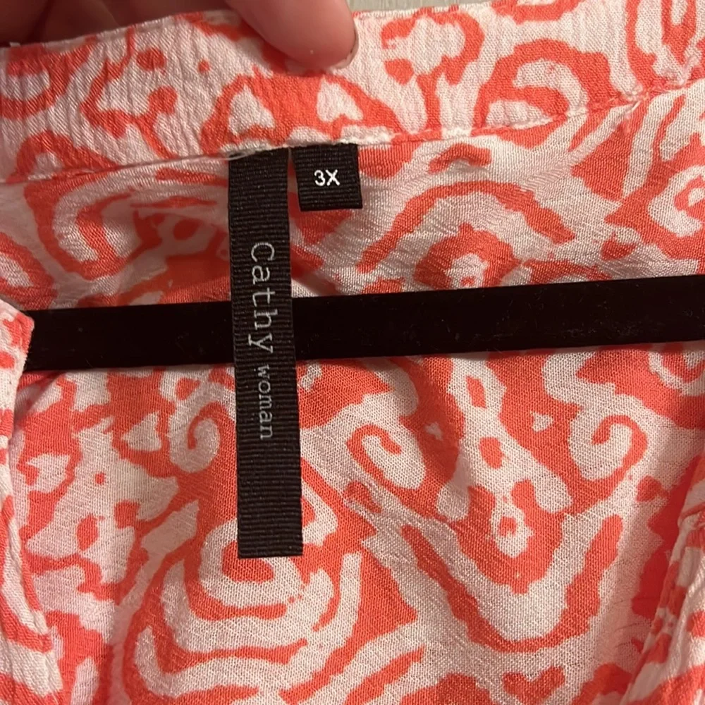 Cathy woman  3 X coral and white flowy button down shirt - Picture 6 of 9